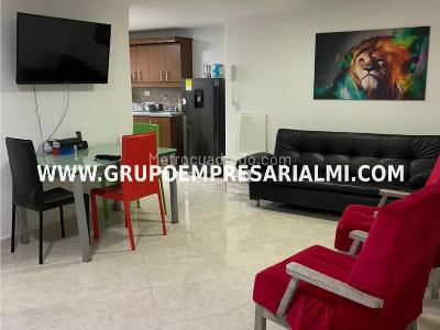 Apartamento de 2 alcobas en venta en Laureles, Medellín, 50 m² · foto 2 de 20