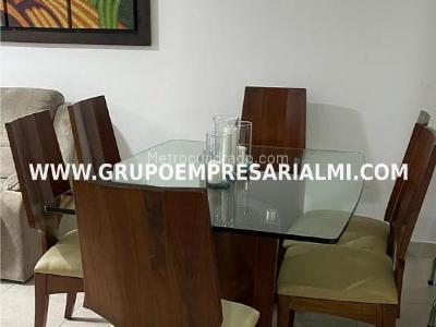 Apartamento de 3 alcobas en arriendo en Laureles, Medellín, 100 m² · foto 2 de 17