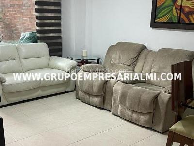 Apartamento de 3 alcobas en arriendo en Laureles, Medellín, 100 m² · foto 3 de 17