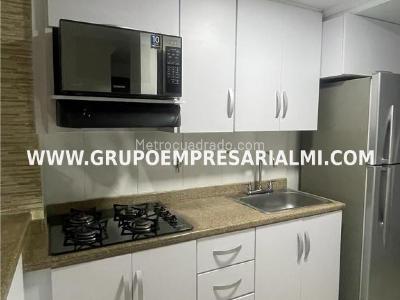 Apartamento de 3 alcobas en arriendo en Laureles, Medellín, 100 m² · foto 5 de 17