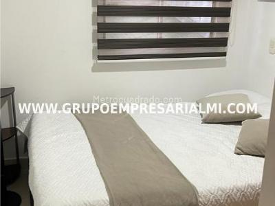 Apartamento de 3 alcobas en arriendo en Laureles, Medellín, 100 m² · foto 8 de 17