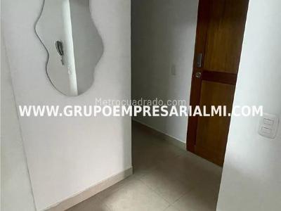 Apartamento de 3 alcobas en arriendo en Laureles, Medellín, 100 m² · foto 12 de 17