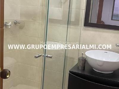 Apartamento de 3 alcobas en arriendo en Laureles, Medellín, 100 m² · foto 14 de 17