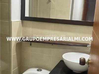 Apartamento de 3 alcobas en arriendo en Laureles, Medellín, 100 m² · foto 15 de 17