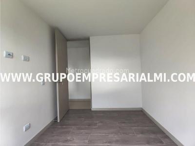 Apartamento de 3 alcobas en venta en La Doctora, Sabaneta, 68 m² · foto 10 de 16