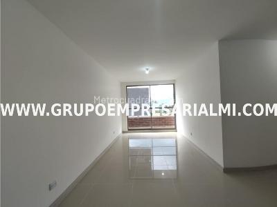 Apartamento de 3 alcobas en venta en La Doctora, Sabaneta, 68 m² · foto 2 de 16