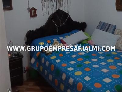 Casa de 5 alcobas en venta en Robledo, Medellín, 100 m² · foto 8 de 10
