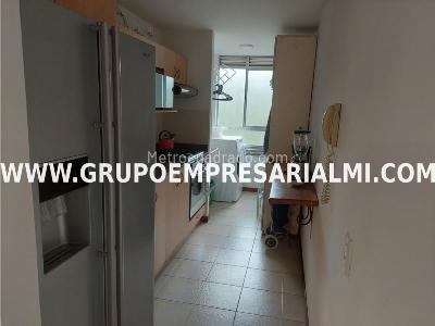 Apartamento de 3 alcobas en arriendo en El Poblado, Medellín, 82 m² · foto 5 de 12