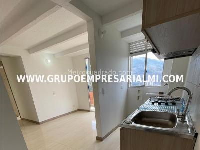 Apartamento de 3 alcobas en venta en Santa Ana, Bello, 54 m² · foto 2 de 15