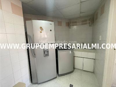 Apartamento en venta en Laureles, Medellín · foto 3 de 12