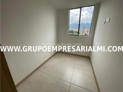 Apartamento de 3 alcobas en venta en Cabañas, Bello, 55 m² · foto 6 de 13