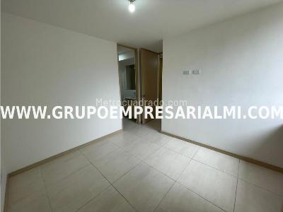 Apartamento de 3 alcobas en venta en Cabañas, Bello, 55 m² · foto 8 de 13