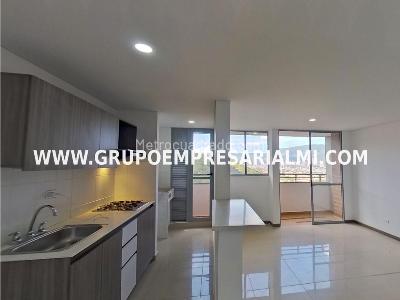 Apartamento en venta en Pilsen, Itagüí · foto 3 de 20