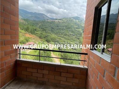 Apartamento de 3 alcobas en venta en La Navarra, Bello, 80 m² · foto 11 de 18