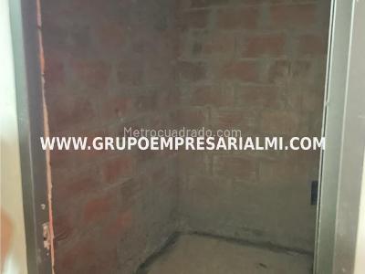 Apartamento de 3 alcobas en venta en La Navarra, Bello, 80 m² · foto 13 de 18