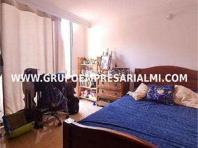 Casa de 4 alcobas en venta en El Diamante, Medellín, 448 m² · foto 6 de 10