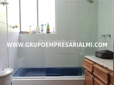 Casa de 4 alcobas en venta en El Diamante, Medellín, 448 m² · foto 8 de 10