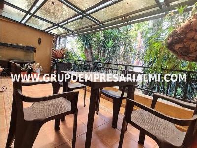 Casa de 4 alcobas en venta en El Diamante, Medellín, 448 m² · foto 9 de 10