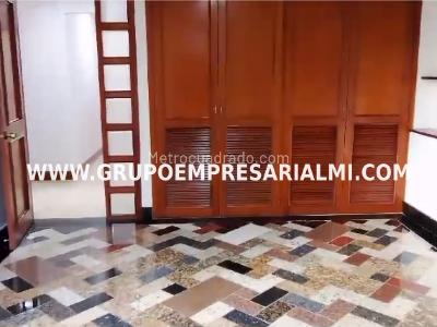 Apartamento de 3 alcobas en arriendo en Laureles, Medellín, 130 m² · foto 3 de 10