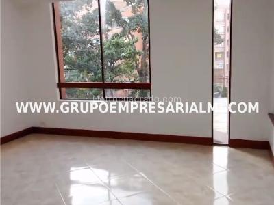 Apartamento de 3 alcobas en arriendo en Laureles, Medellín, 130 m² · foto 7 de 10