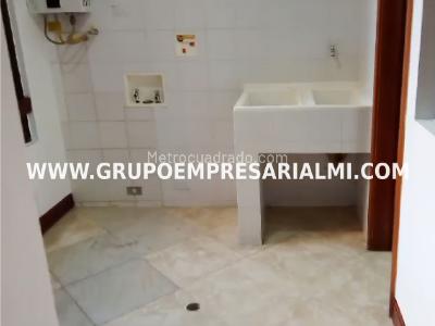 Apartamento de 3 alcobas en arriendo en Laureles, Medellín, 130 m² · foto 8 de 10