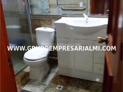 Apartamento de 3 alcobas en arriendo en Laureles, Medellín, 130 m² · foto 10 de 10