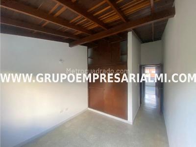 Apartamento de 4 alcobas en venta en Los Colores, Medellín, 130 m² · foto 5 de 10