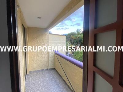 Apartamento de 4 alcobas en venta en Los Colores, Medellín, 130 m² · foto 8 de 10