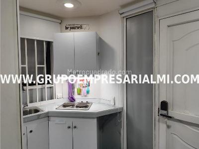 Apartaestudio en arriendo en Laureles, Medellín · foto 3 de 11