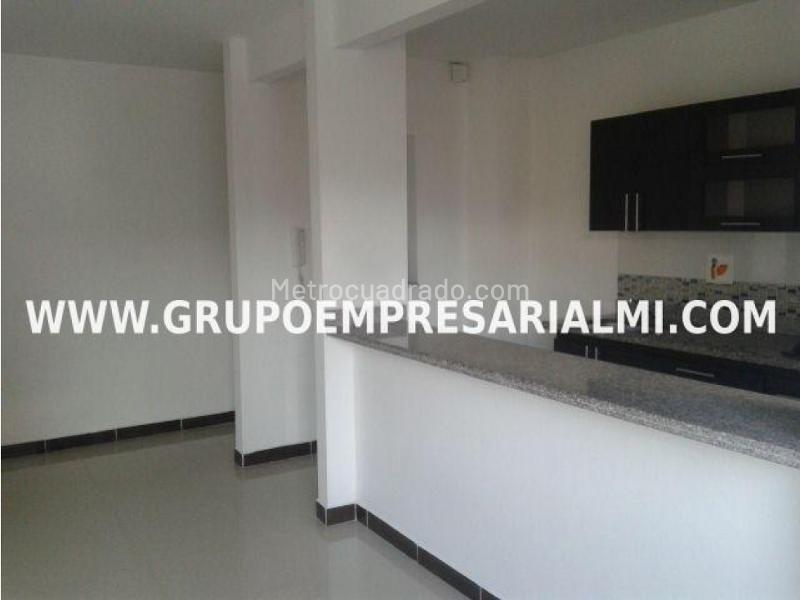 Apartamento Moderno de 3 Alcobas en Belen Granada - 2