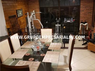 Casa de 4 alcobas en venta en La Doctora, Sabaneta, 200 m² · foto 3 de 20