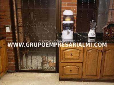 Casa de 4 alcobas en venta en La Doctora, Sabaneta, 200 m² · foto 11 de 20