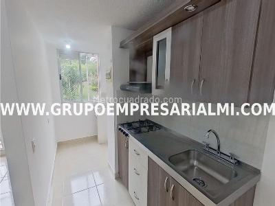 Apartamento en venta en Alicate, Itagüí · foto 3 de 14