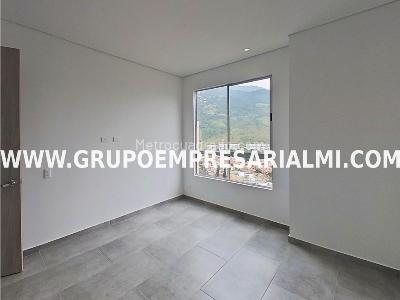 Apartamento de 3 alcobas en venta en La Navarra, Bello, 85 m² · foto 11 de 20