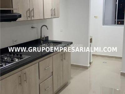 Apartamento de 3 alcobas en venta en Cabañitas, Bello, 81 m² · foto 2 de 12