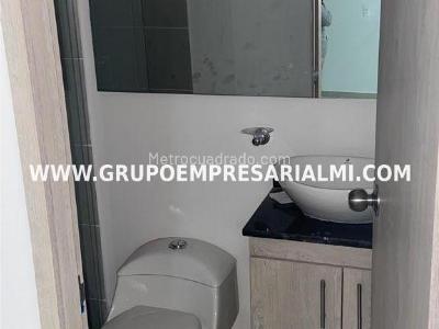 Apartamento de 3 alcobas en venta en Cabañitas, Bello, 81 m² · foto 9 de 12