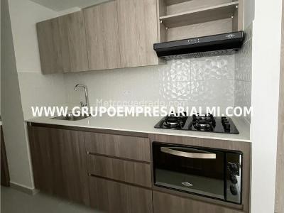 Apartamento de 3 alcobas en arriendo en El Poblado, Medellín, 79 m² · foto 4 de 14