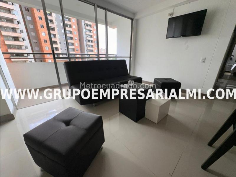 Apartamento Amoblado de 3 Alcobas en Los Colores