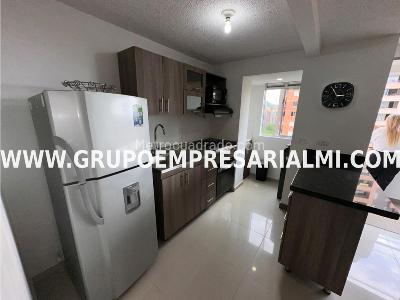 Apartamento de 3 alcobas en arriendo en Los Colores, Medellín, 65 m² · foto 8 de 18