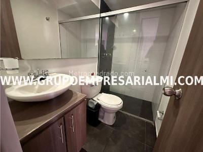 Apartamento de 3 alcobas en arriendo en Los Colores, Medellín, 65 m² · foto 14 de 18