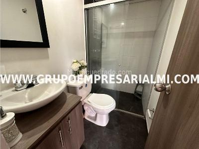 Apartamento de 3 alcobas en arriendo en Los Colores, Medellín, 65 m² · foto 15 de 18