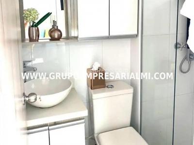 Apartaestudio en venta en El Poblado, Medellín, 31 m² · foto 10 de 14