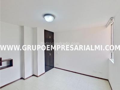 Apartamento de 3 alcobas en venta en Los Colores, Medellín, 70 m² · foto 6 de 20