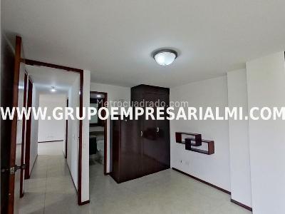 Apartamento de 3 alcobas en venta en Los Colores, Medellín, 70 m² · foto 7 de 20