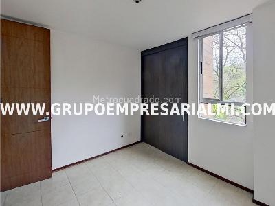 Apartamento de 3 alcobas en venta en Los Colores, Medellín, 70 m² · foto 9 de 20