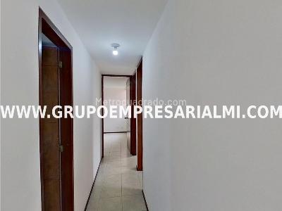 Apartamento de 3 alcobas en venta en Los Colores, Medellín, 70 m² · foto 12 de 20