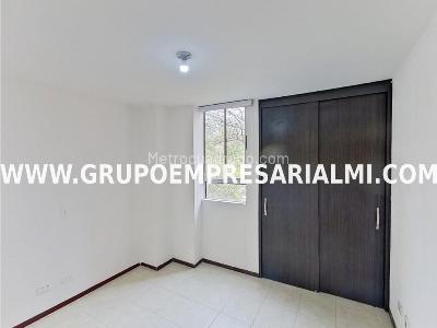 Apartamento de 3 alcobas en venta en Los Colores, Medellín, 70 m² · foto 13 de 20