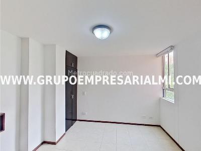 Apartamento de 3 alcobas en venta en Los Colores, Medellín, 70 m² · foto 14 de 20