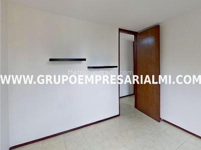 Apartamento de 3 alcobas en venta en Los Colores, Medellín, 70 m² · foto 15 de 20