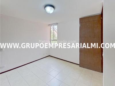 Apartamento de 3 alcobas en venta en Los Colores, Medellín, 70 m² · foto 17 de 20